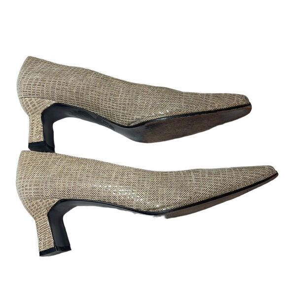 Stuart Weitzman Vintage Gold/Cream Heels. Size 9. - Picture 3 of 7